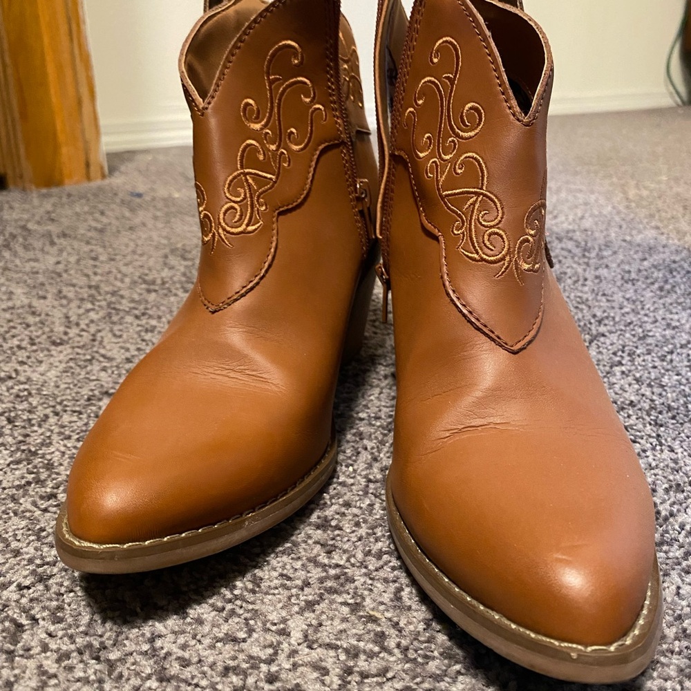 Brown Ankle Boots with Embroidered Design